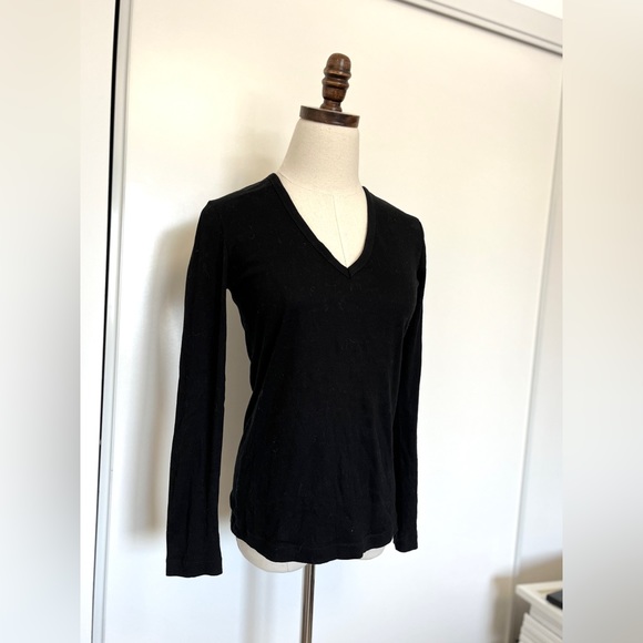 Black V-Neck Pima Cotton Long Sleeve Basic T Shirt - Picture 1 of 3